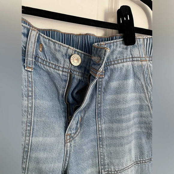 AE Light Wash Ankle Jeans - Picture 2 of 6